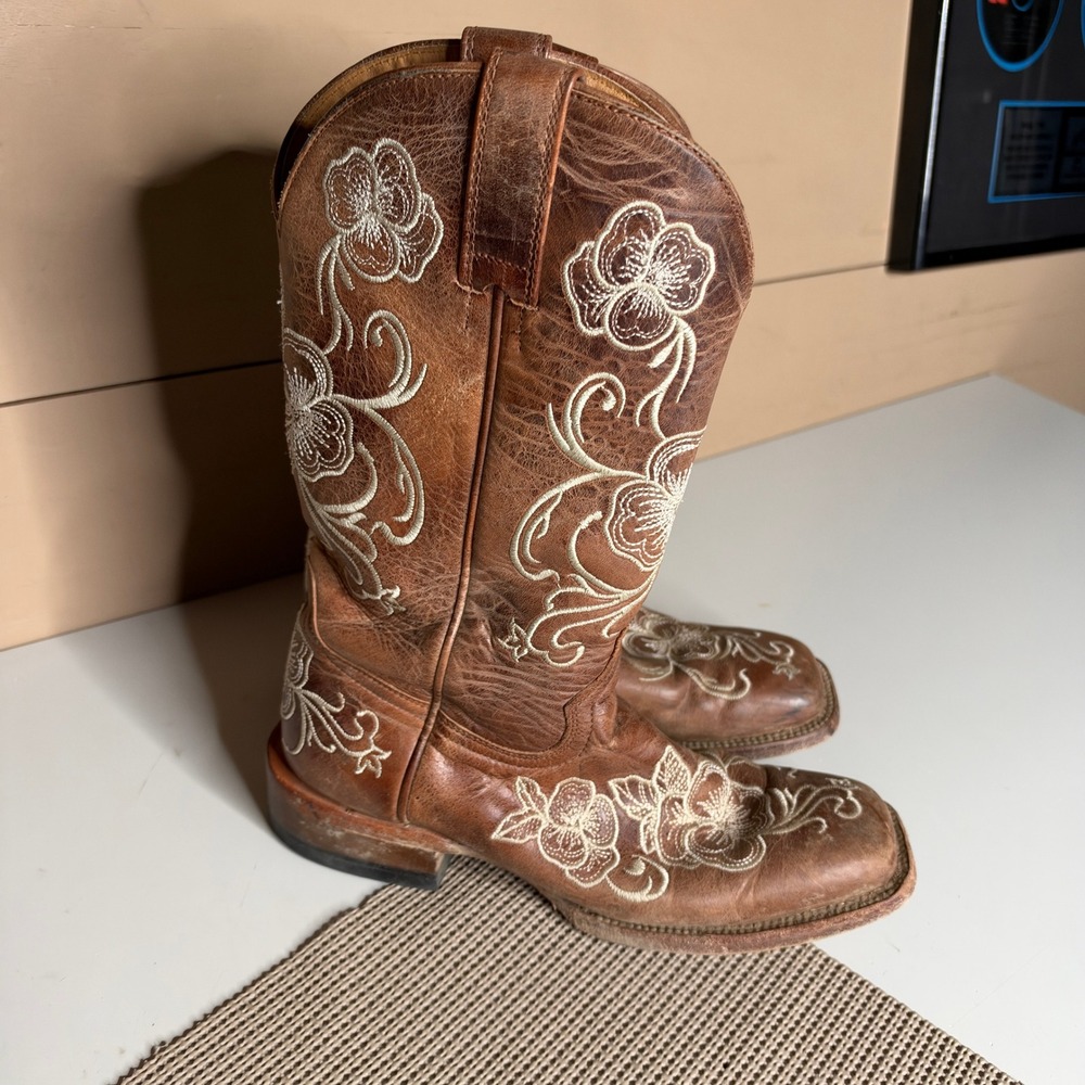 Shyanne Brown Leather Floral Embroidered Square Toe Cowboy Boots BBSHYSP20L4 8.5